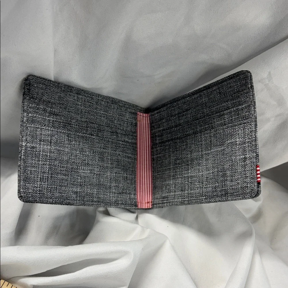 The Herschel Supply Company Gordon Peacoat Black and Gray white card Holder